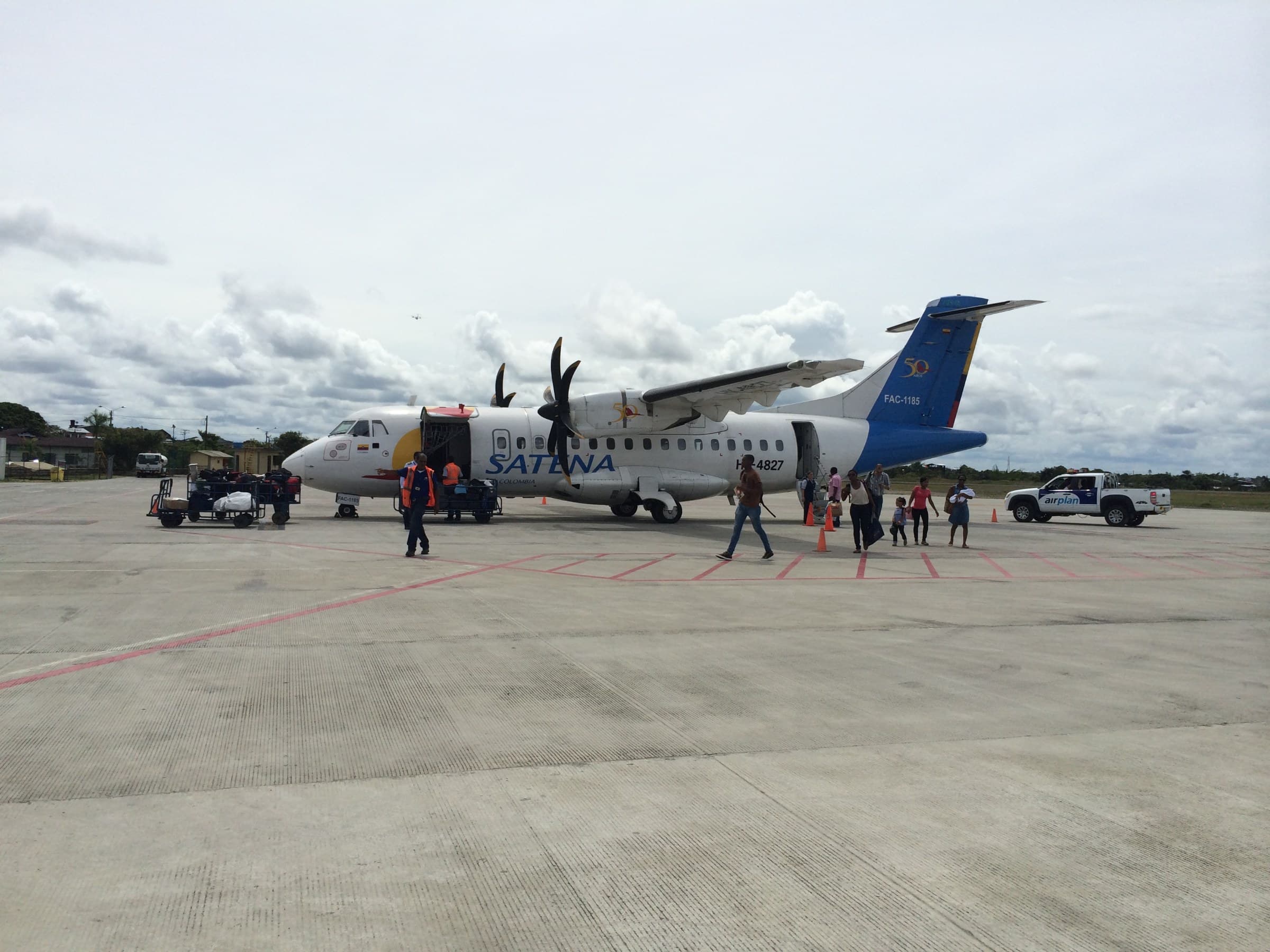Avion SATENA HK-4827 à l’aéroport El Caraño, à Quibdó