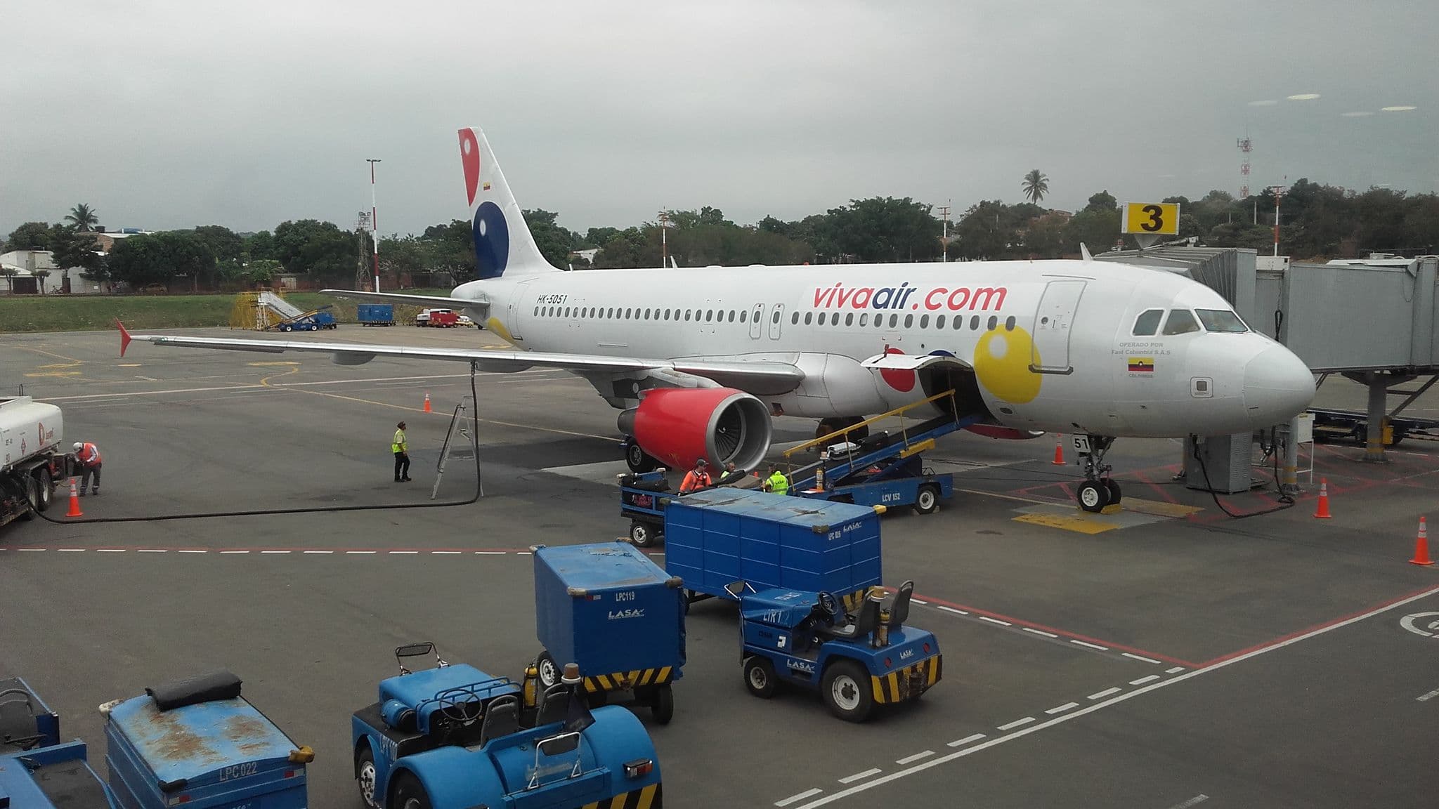 Viva Air Colombia Airbus A320 at the stand with ground handling at Cúcuta airport