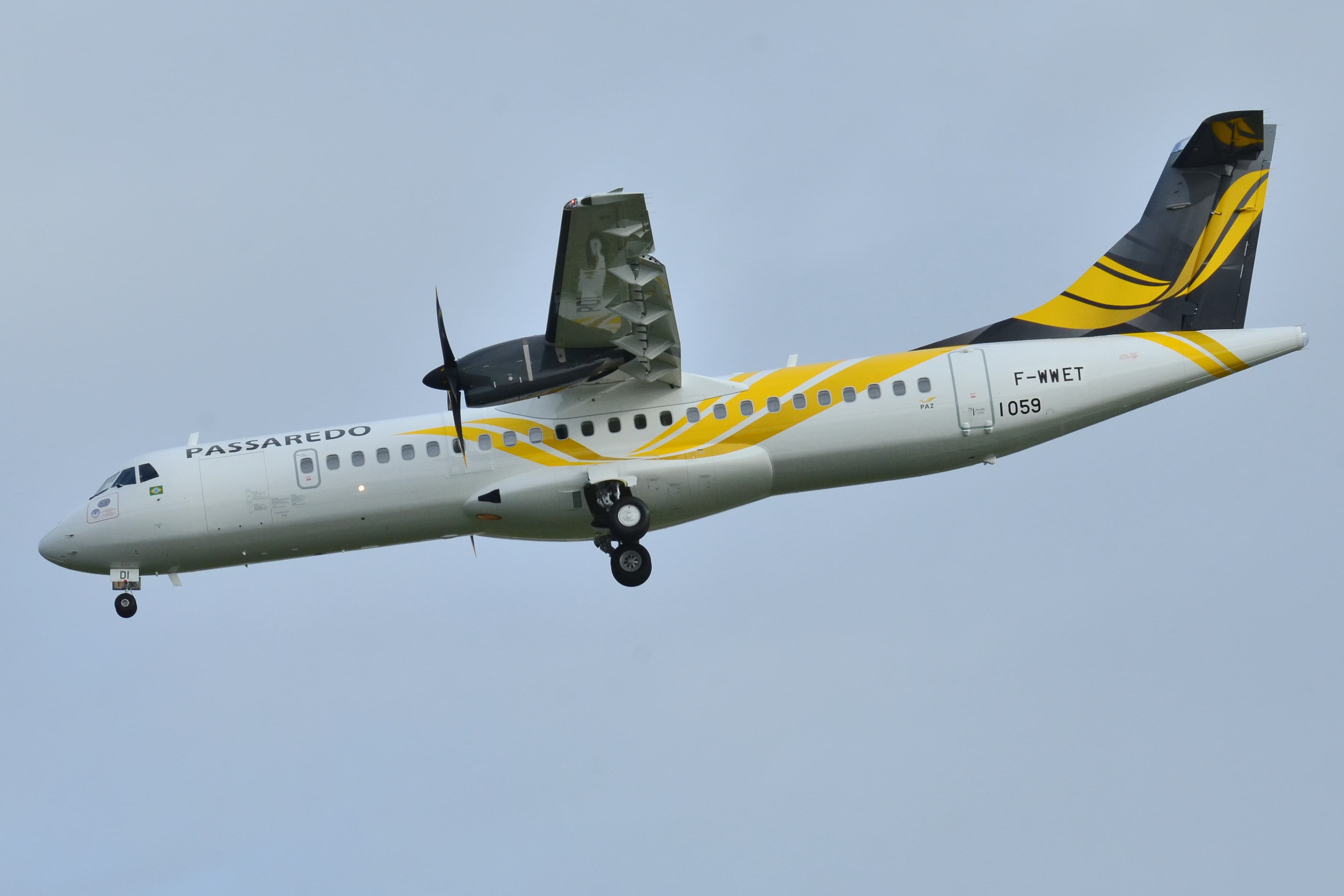 طائرة ATR 72-600 بألوان Passaredo في مطار تولوز-بلانياك قبل تسليمها