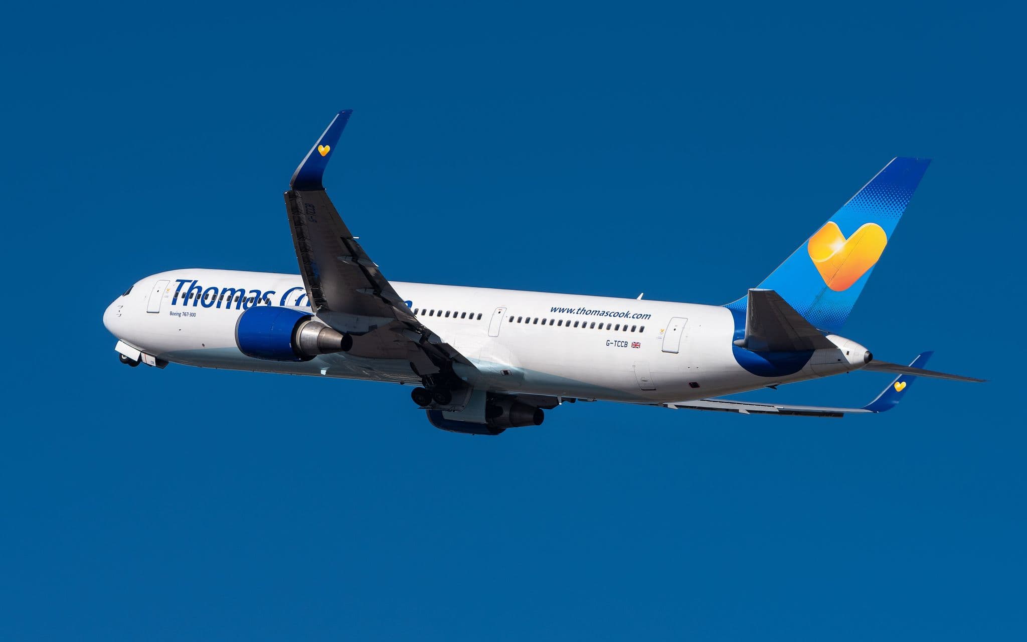 Thomas Cook Airlines Boeing 767-300ER G-TCCB mendaki selepas berlepas dari Lapangan Terbang Munich