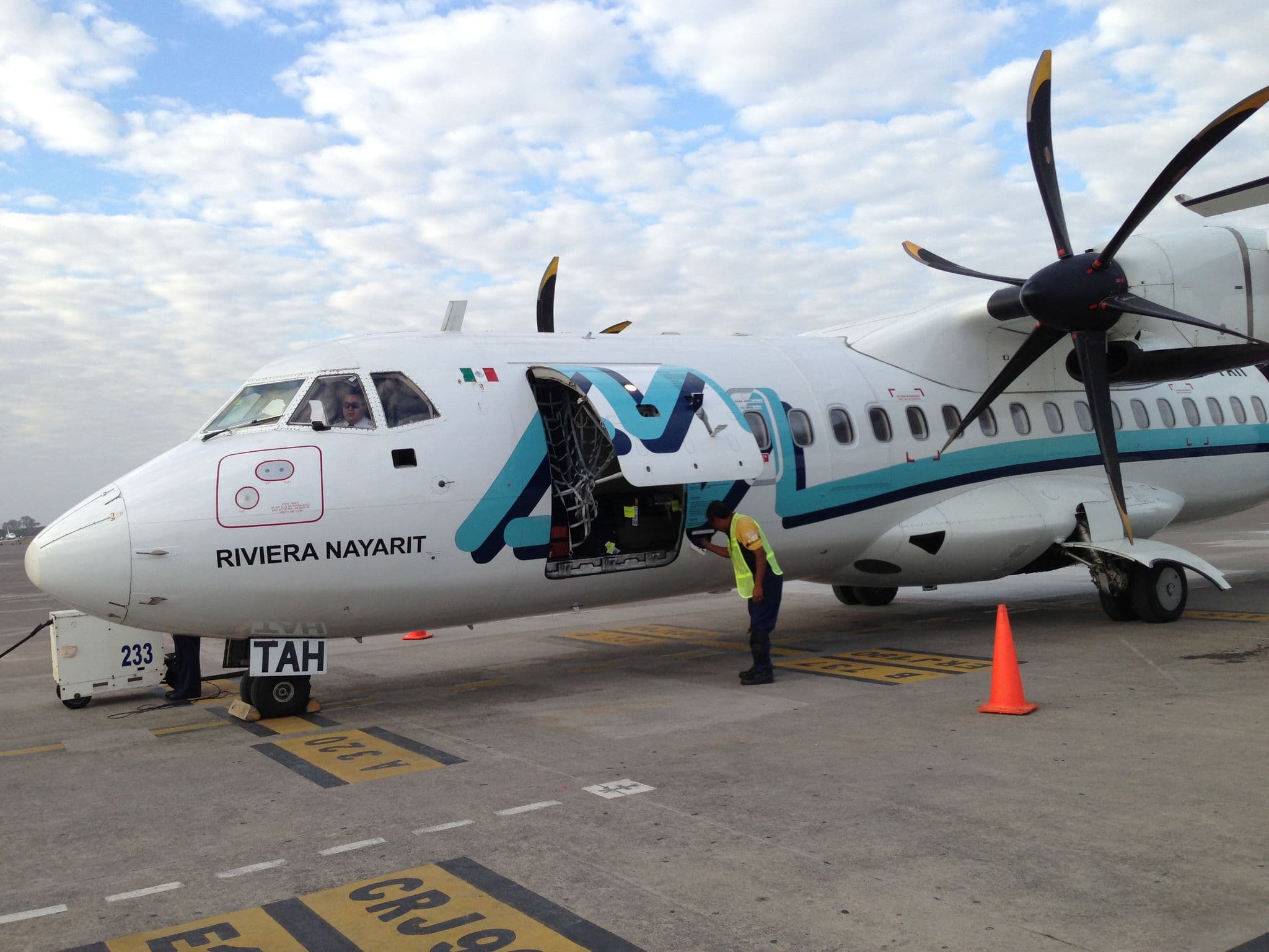 Aeromar ATR 42 boarding at Veracruz airport
