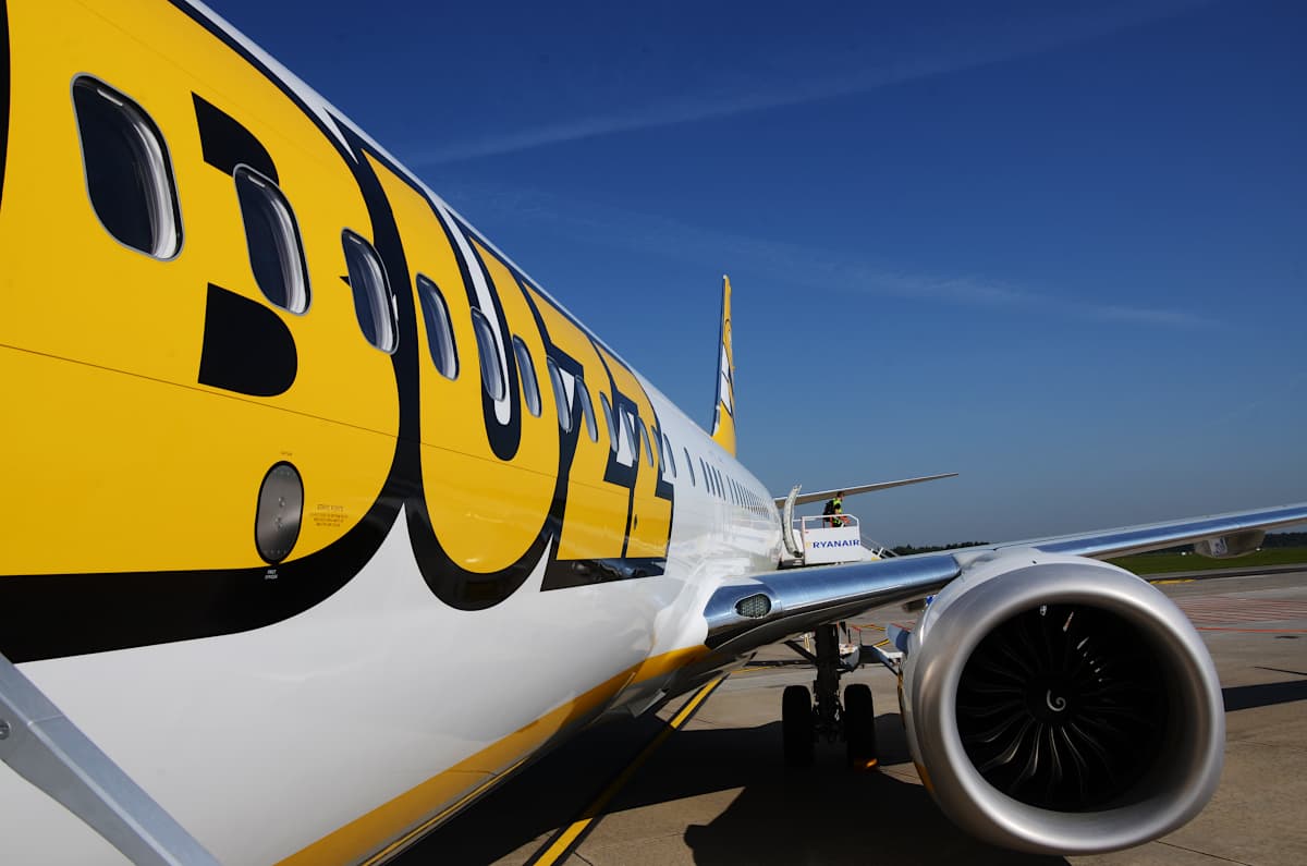 Close-up of the Buzz logo on a Boeing 737 fuselage