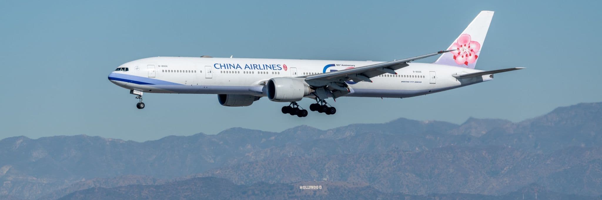 China Airlines Boeing 777-300ER B-18006 正接近洛杉磯國際機場