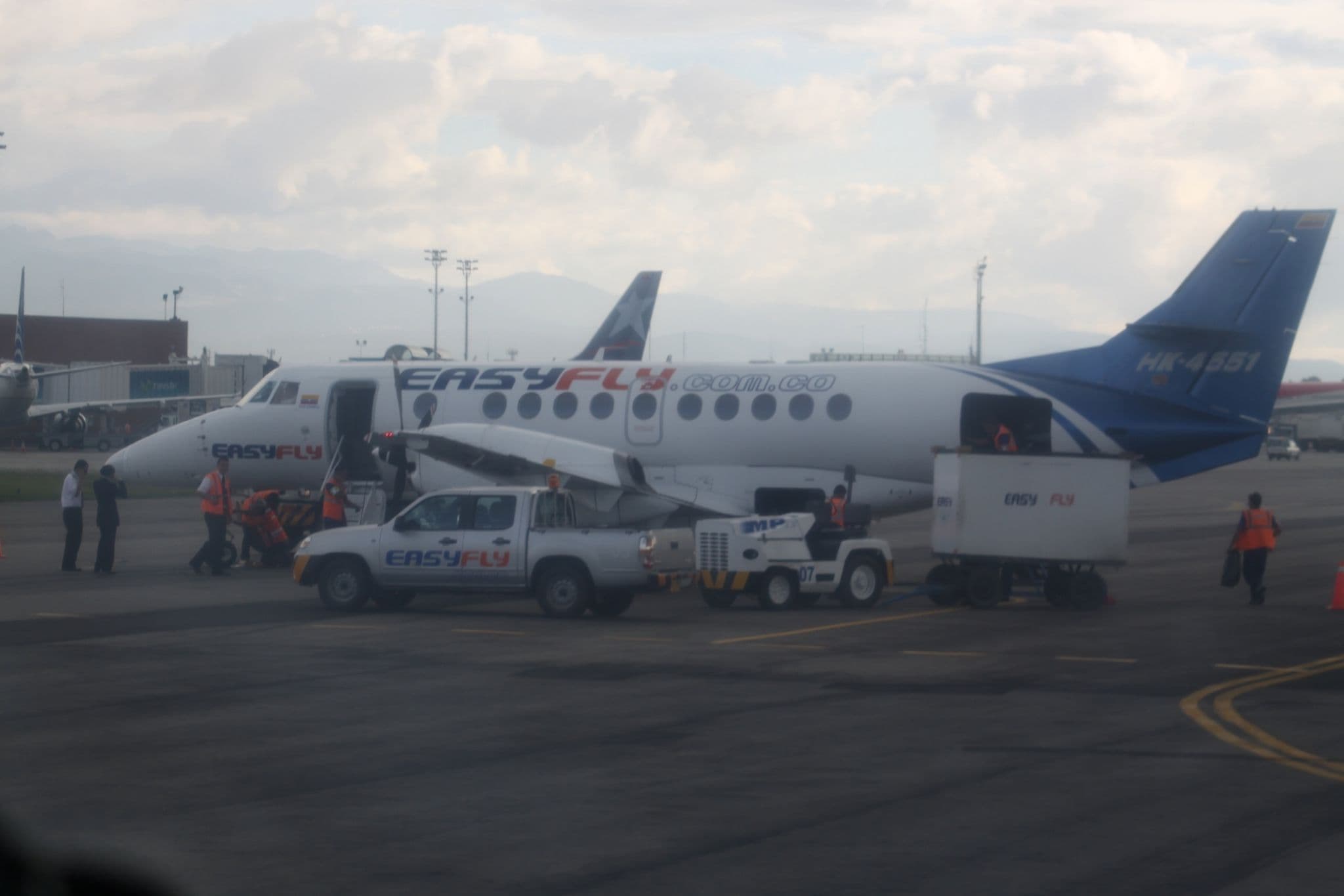 EasyFly BAe Jetstream 41 HK-4551 being serviced on the ramp at Bogotá El Dorado