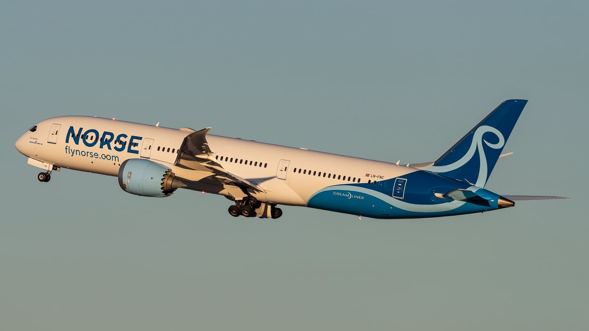 Norse Atlantic Airways Boeing 787-9 LN-FNC climbing out from New York JFK