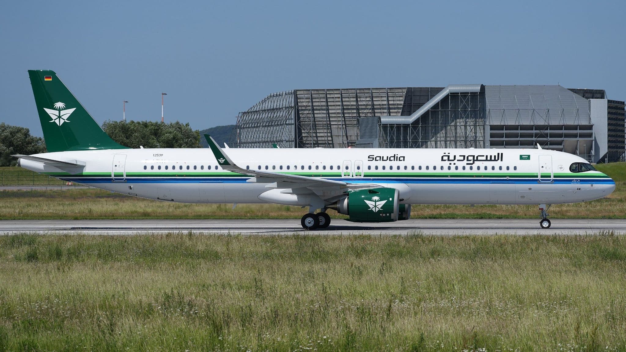 Saudia Airbus A321neo HZ-ASAM in the airline's green livery at Hamburg-Finkenwerder