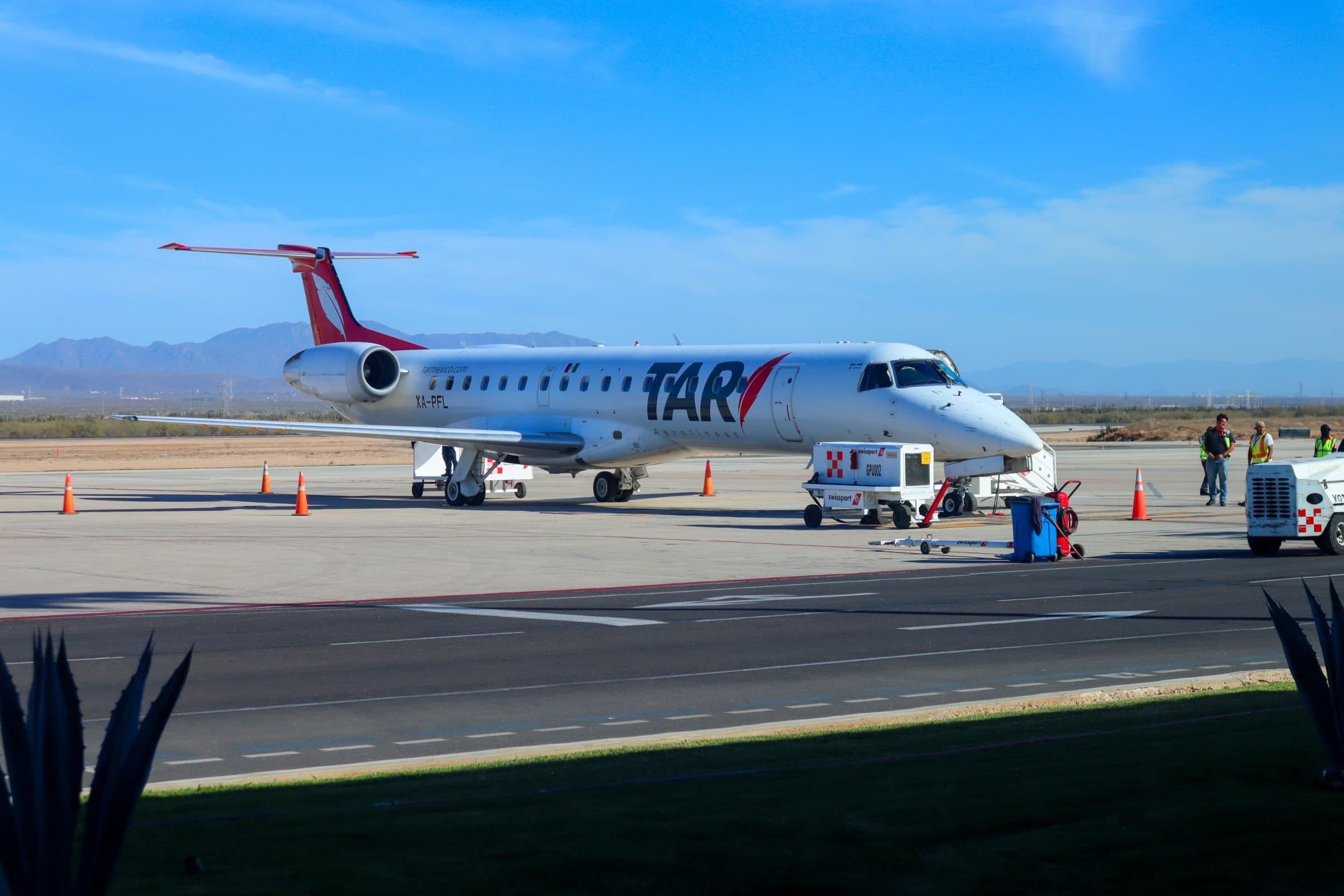 라파스 공항(바하칼리포르니아수르)에 있는 TAR Aerolíneas 항공기 XA-PFL