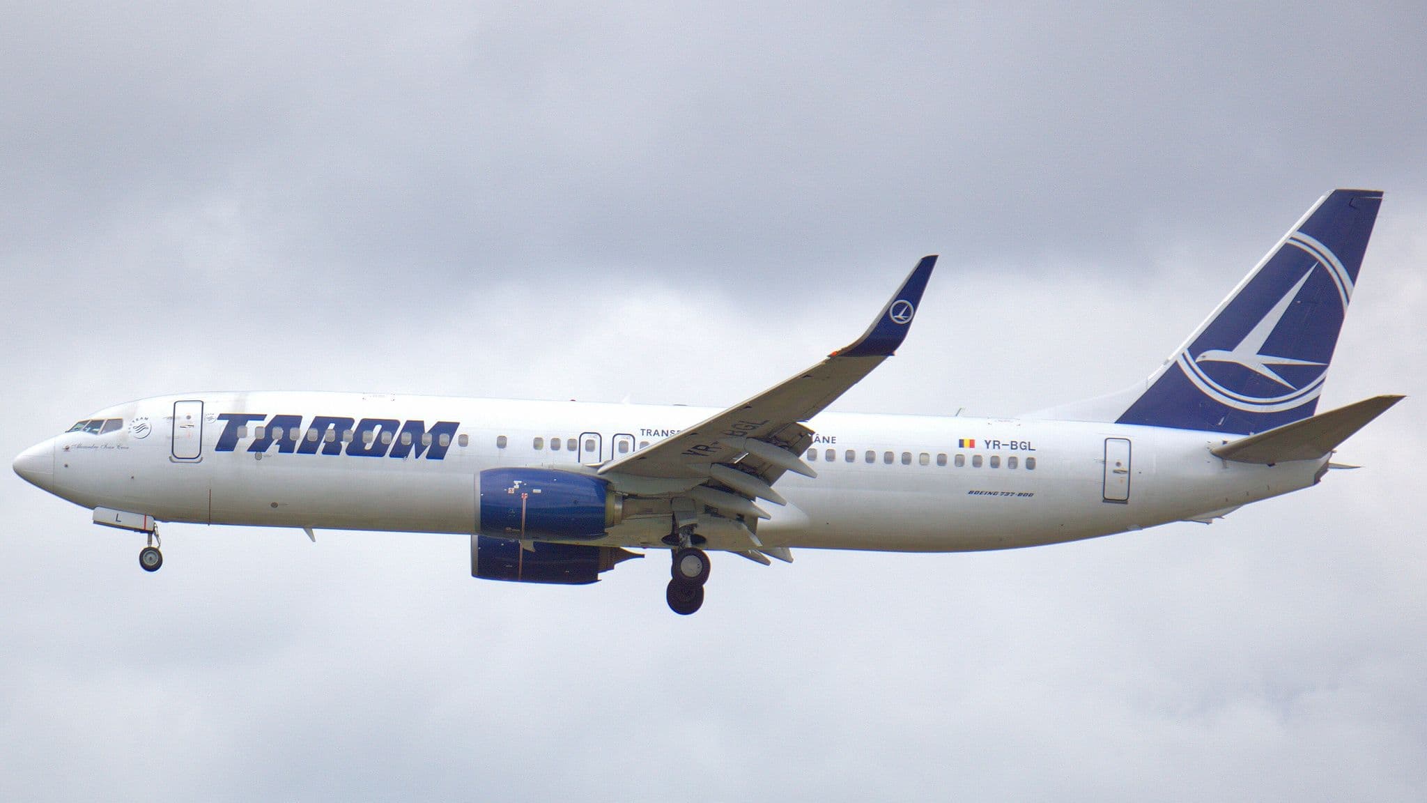 TAROM 波音 737-800 客機 YR-BGL 正在進場降落法蘭克福機場